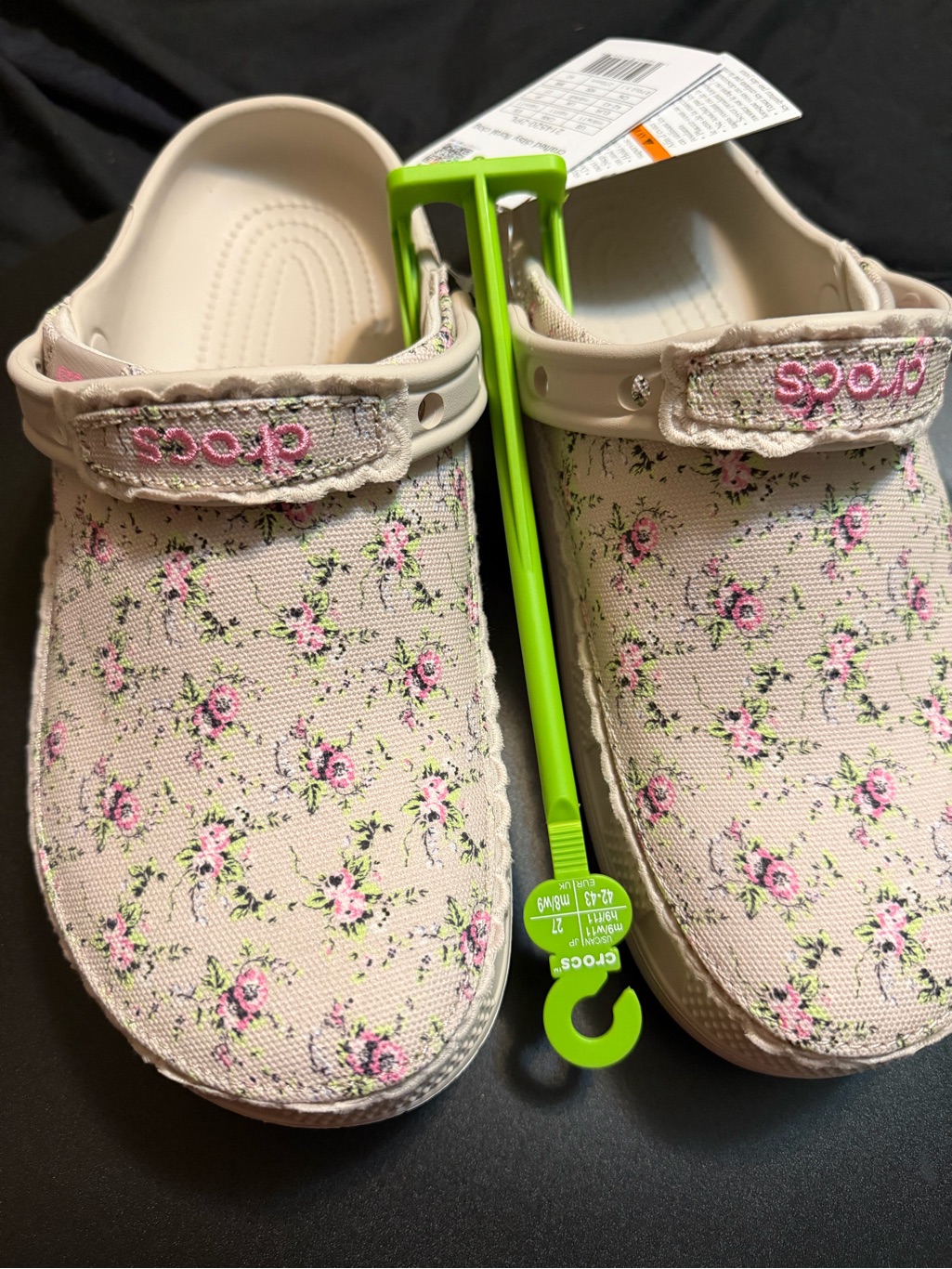 Crocs UnisexAdult Classic Crafted Canvas Suede Clogs Daisy